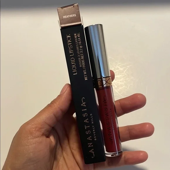 Anastasia Beverly Hills Liquid Lipstick - Heathers Shade - Picture 3 of 3